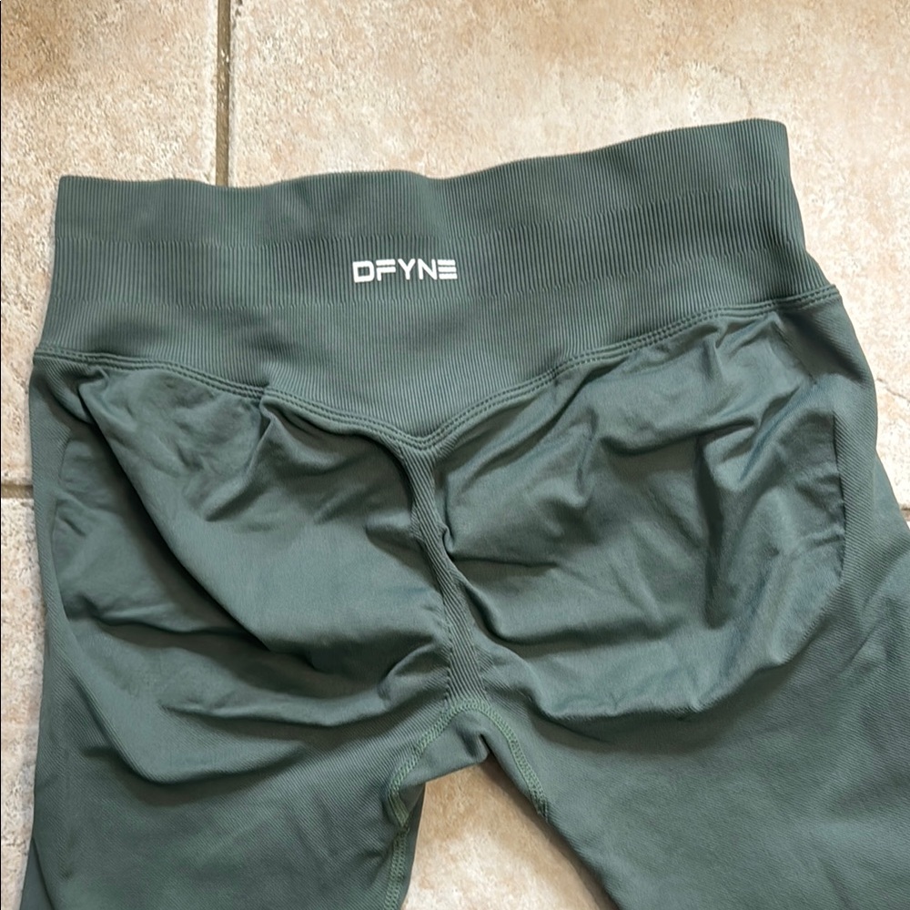 DFYNE Olive Green Leggings